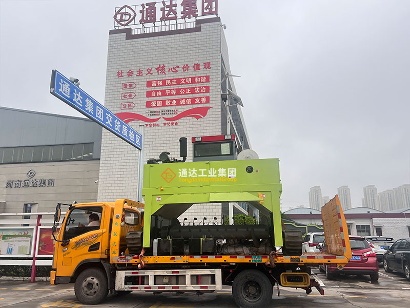 2.6米履帶翻拋機發(fā)往河北邢臺老客戶現(xiàn)場 2.6米履帶翻拋機發(fā)往河北邢臺老客戶現(xiàn)場